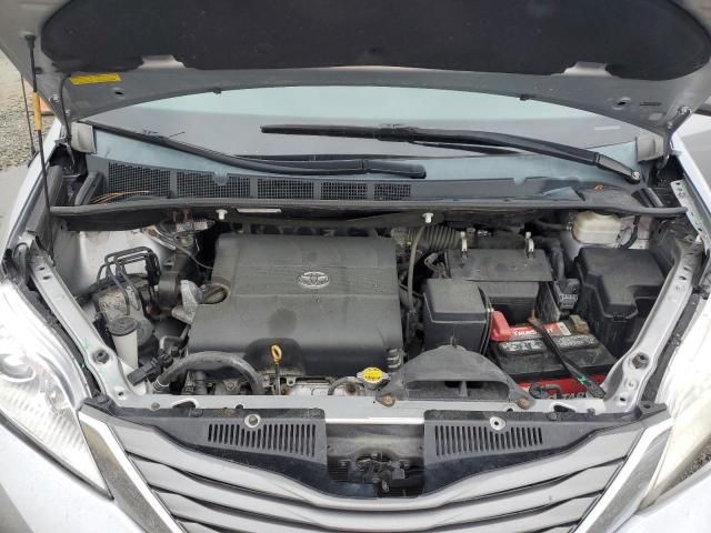 2014 Toyota Sienna XLE