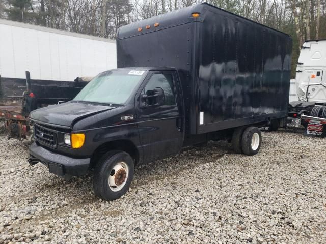 2004 Ford Econoline E350 Super Duty Cutaway Van