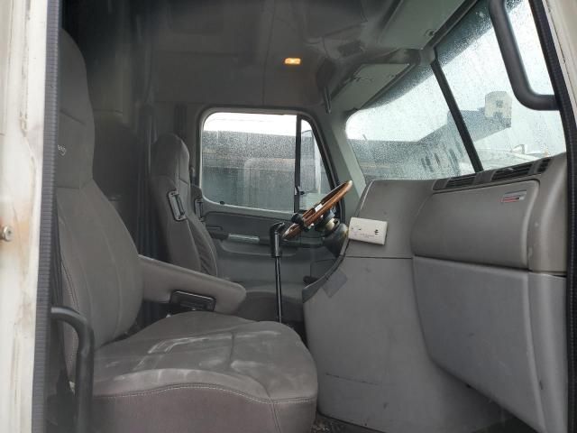 2005 Freightliner Conventional Columbia