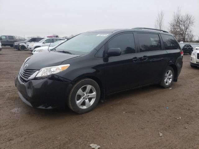 2014 Toyota Sienna LE