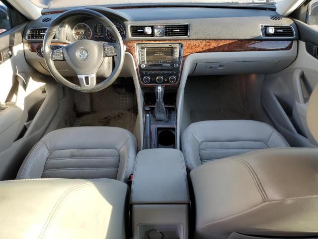 2012 Volkswagen Passat SEL