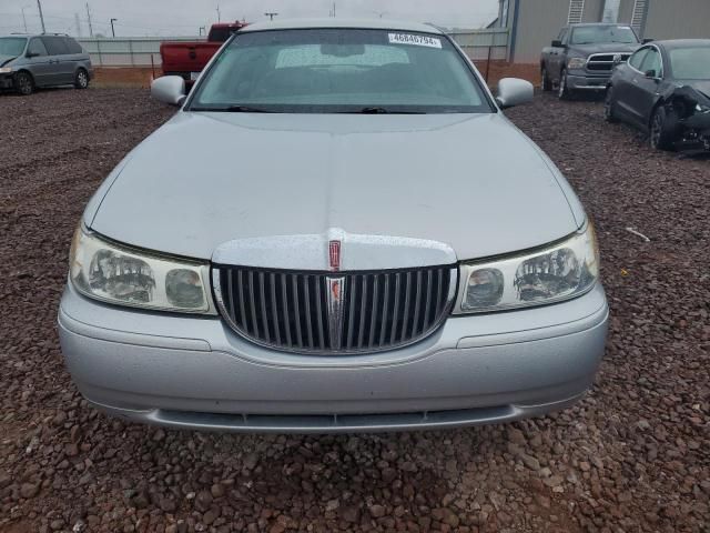 2002 Lincoln Town Car Signature