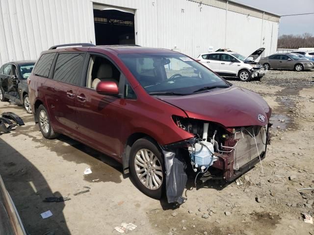 2017 Toyota Sienna XLE