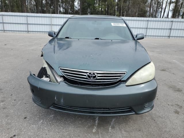 2005 Toyota Camry LE