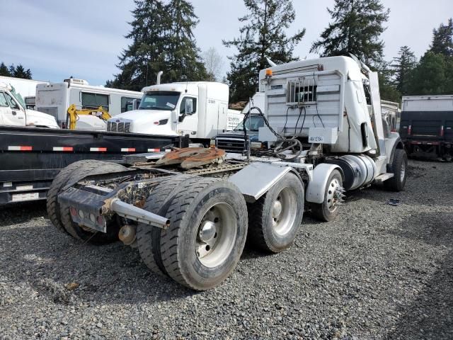 2013 Kenworth Construction T800