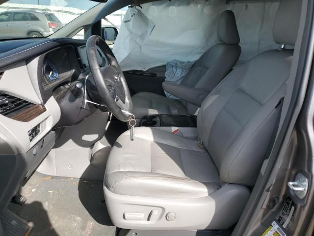 2017 Toyota Sienna XLE