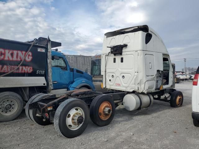 2013 Freightliner Cascadia 125