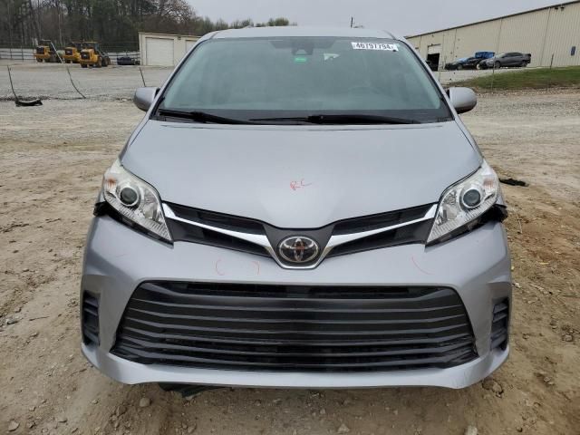 2018 Toyota Sienna LE