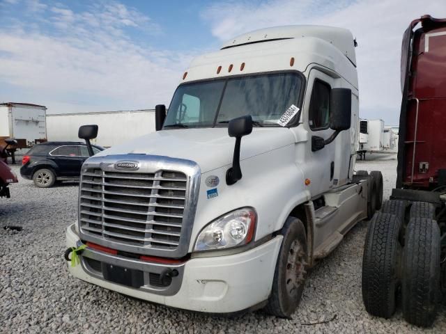 2016 Freightliner Cascadia 125