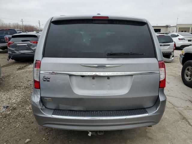 2013 Chrysler Town & Country Touring