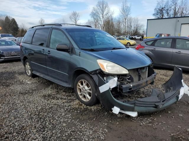 2004 Toyota Sienna LE