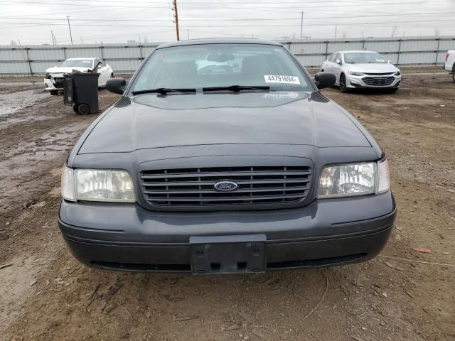 2004 Ford Crown Victoria LX