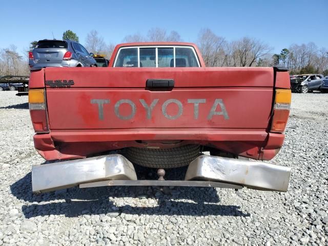 1987 Toyota Pickup Xtracab RN70 DLX