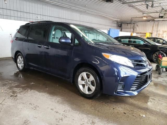 2019 Toyota Sienna LE