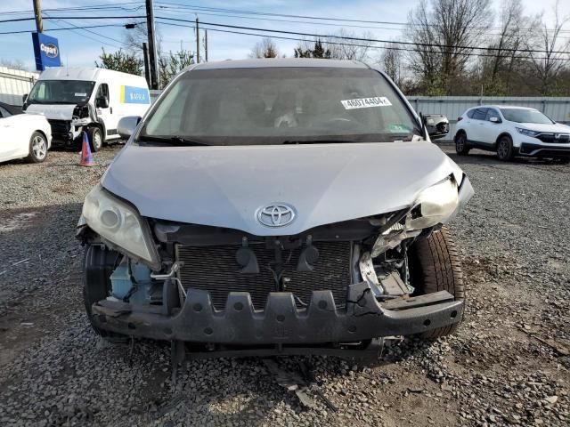 2011 Toyota Sienna XLE