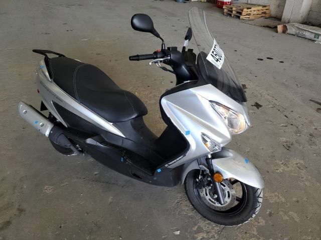 2018 Suzuki UH200