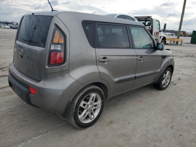 2011 KIA Soul +