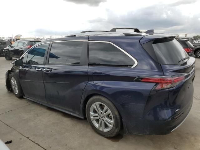 2022 Toyota Sienna Limited