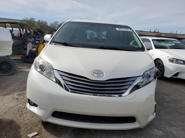 2017 Toyota Sienna XLE