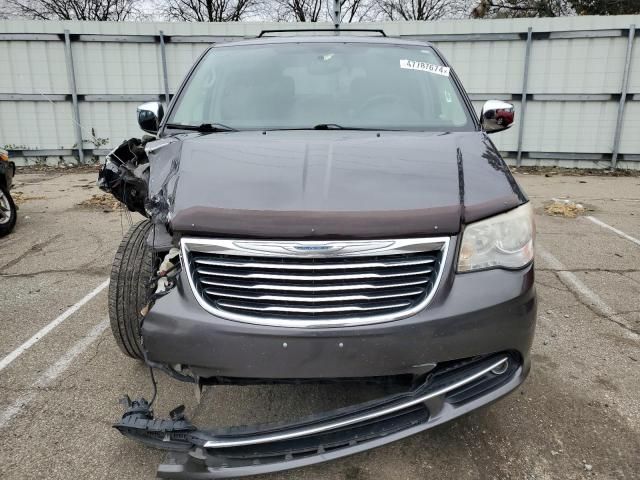 2014 Chrysler Town & Country Touring L