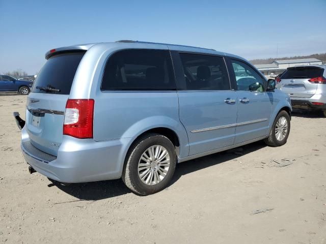 2013 Chrysler Town & Country Limited