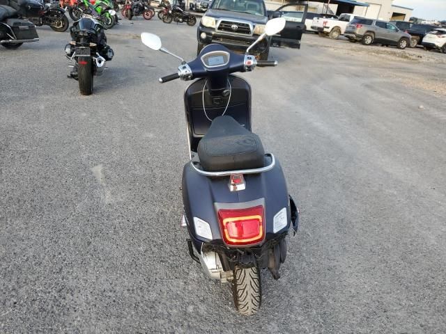 2023 Vespa GTS/SEI Giorni 300