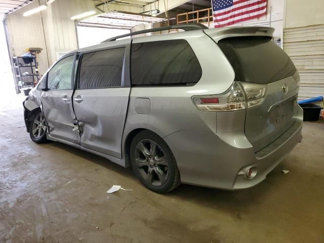 2016 Toyota Sienna SE