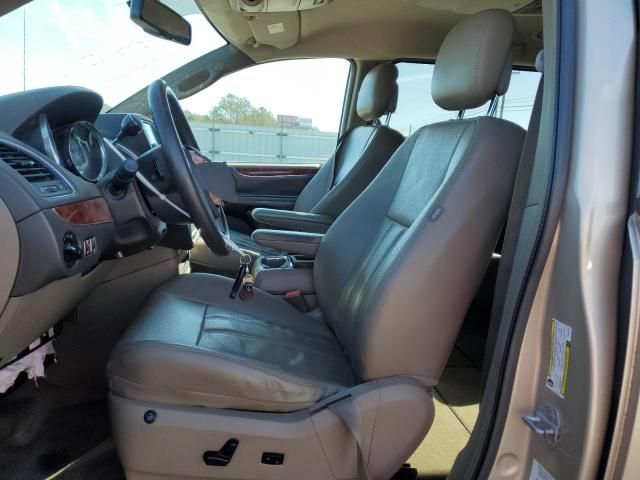 2012 Chrysler Town & Country Touring