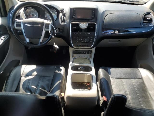 2012 Chrysler Town & Country Touring L