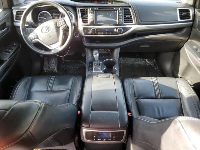 2017 Toyota Highlander SE