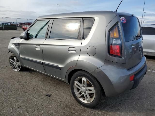 2010 KIA Soul +