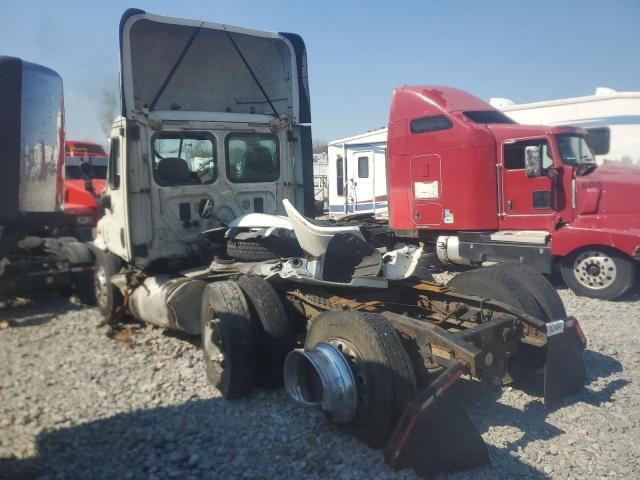 2015 Freightliner Cascadia 113