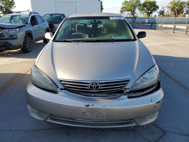 2005 Toyota Camry LE