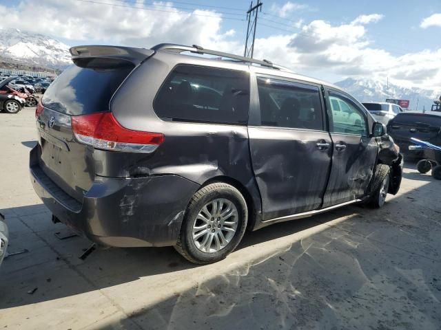 2013 Toyota Sienna XLE