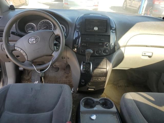 2005 Toyota Sienna CE