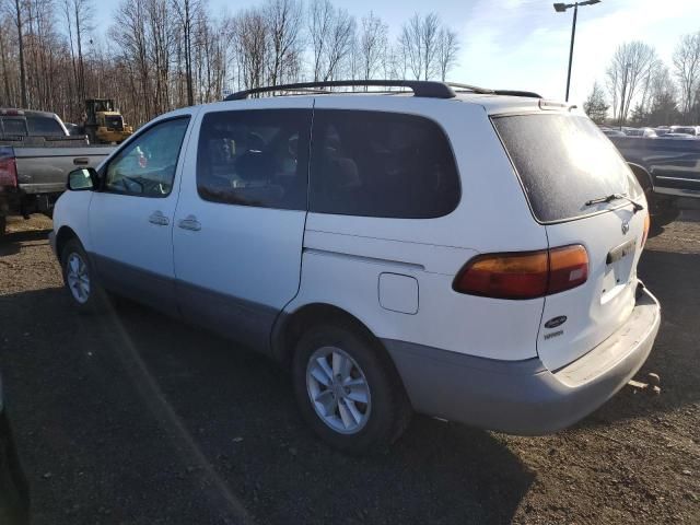 2000 Toyota Sienna LE