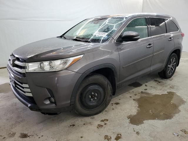 2019 Toyota Highlander SE