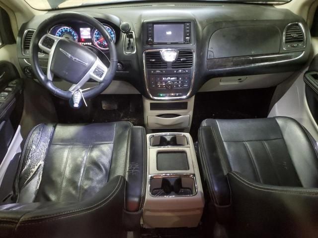 2014 Chrysler Town & Country Touring L