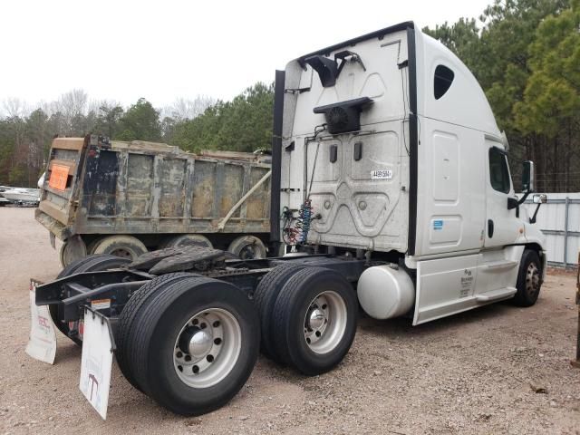 2017 Freightliner Cascadia 125