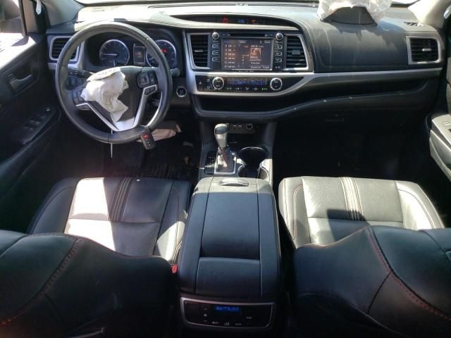 2019 Toyota Highlander SE