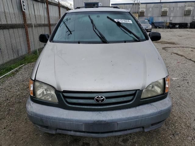 2001 Toyota Sienna CE