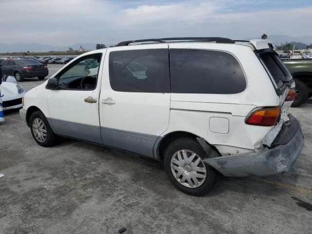 1998 Toyota Sienna LE