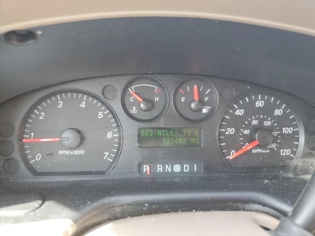 2004 Ford Taurus SE