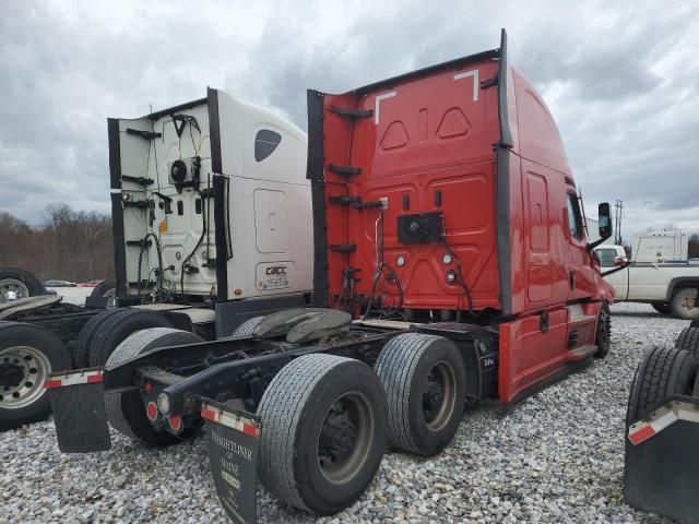 2021 Freightliner Cascadia 126