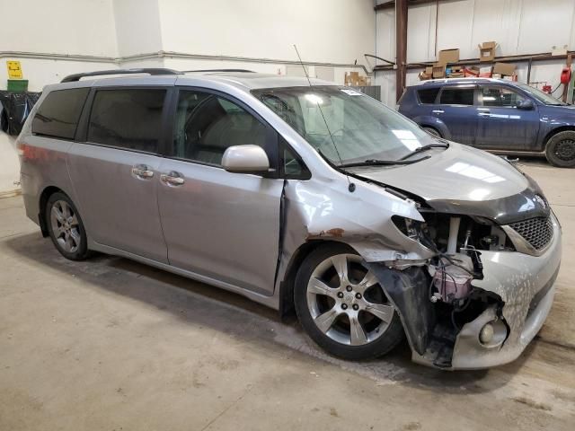 2011 Toyota Sienna Sport