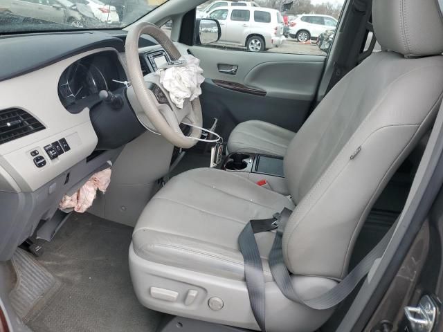 2013 Toyota Sienna XLE