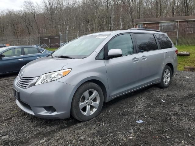 2017 Toyota Sienna LE