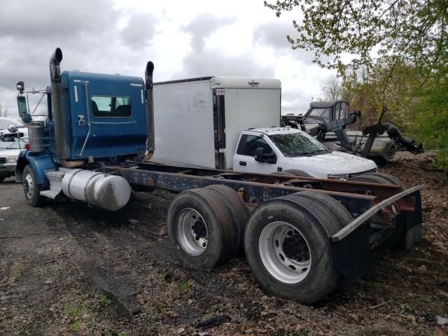 2009 Kenworth Construction T800