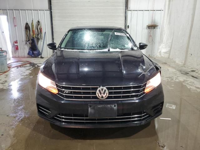 2017 Volkswagen Passat R-Line