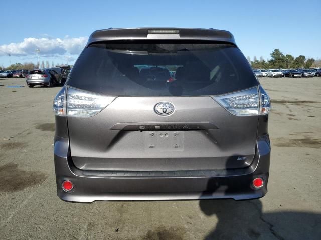 2016 Toyota Sienna SE